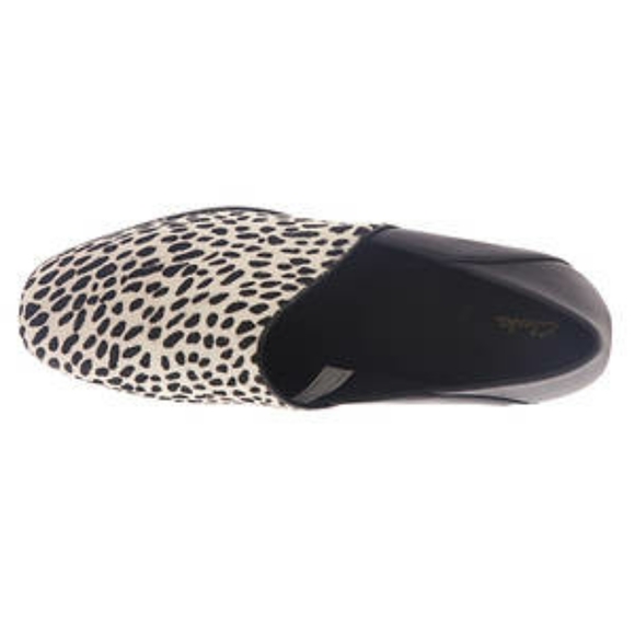 Clarks Women's Tone Pure Slip-on - Picture 2 of 3